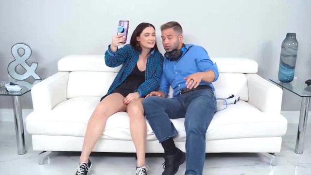 peworld029914 sample